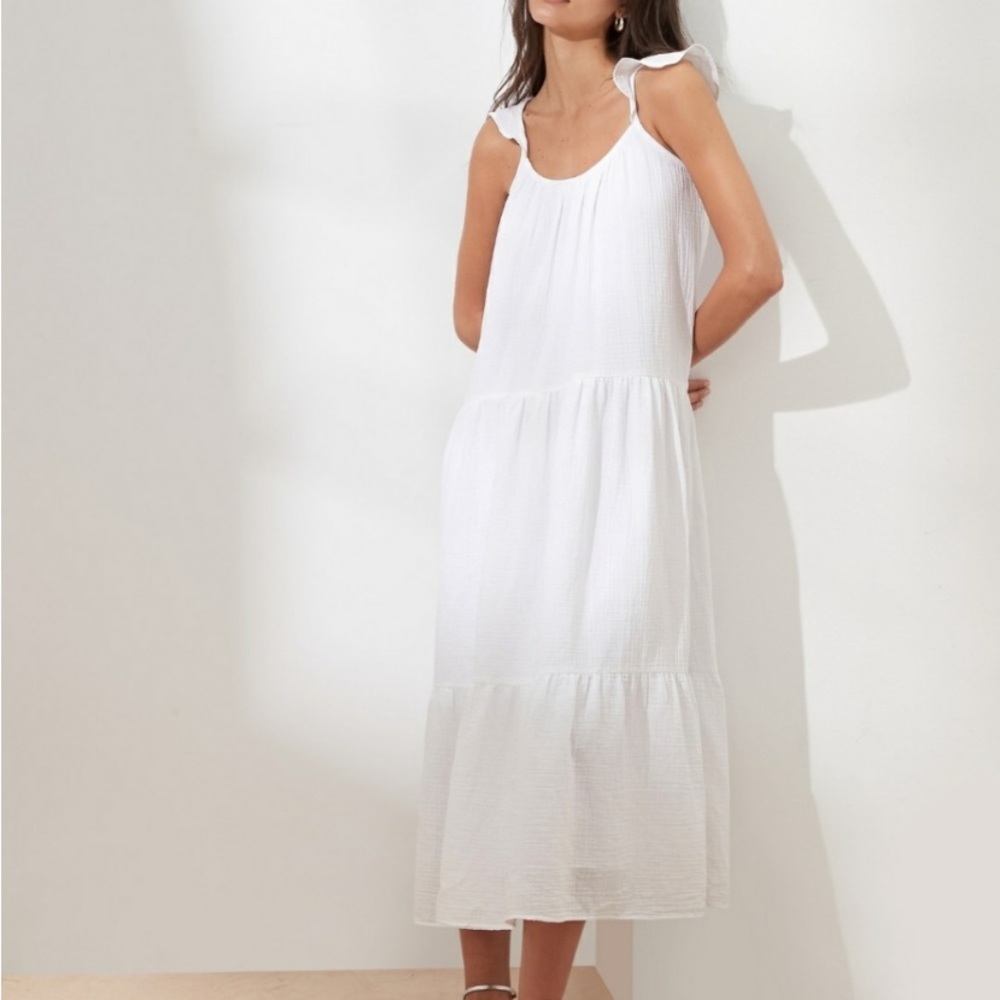 Banana  Republic Factory tiered white maxi dress, crepe fabric, ruffle sleeves